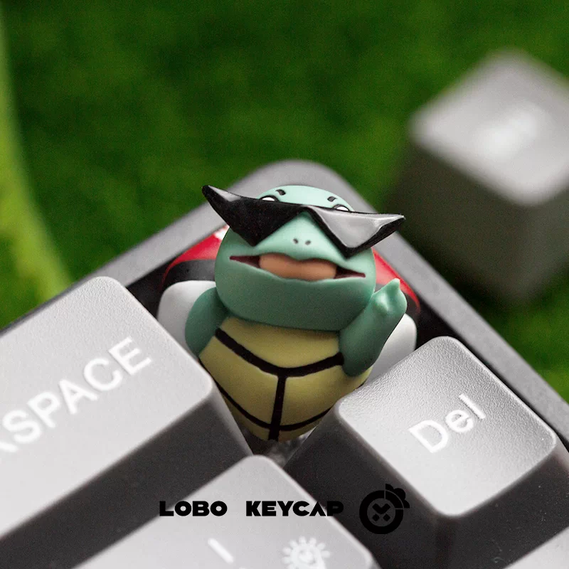 Pokémon Pokéball Artisan Keycap - Image 4